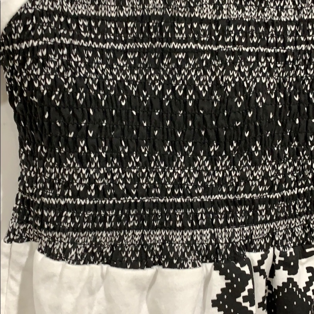 Cute blouse - Picture 3 of 7